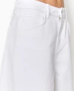 Bermuda Large En Jean Avec Bas Coupés - Blanc