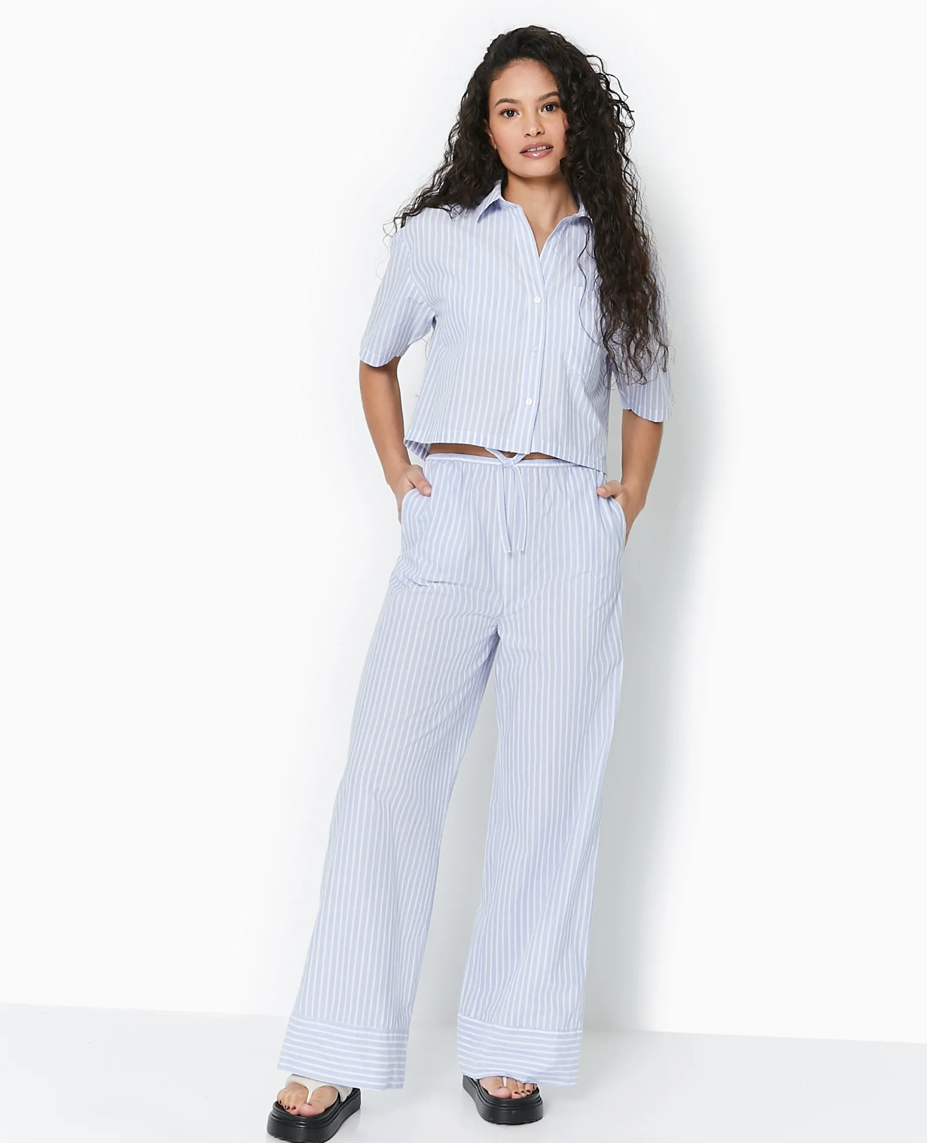 Chemise Cropped Rayée Façon Pyjama D'homme - Bleu
