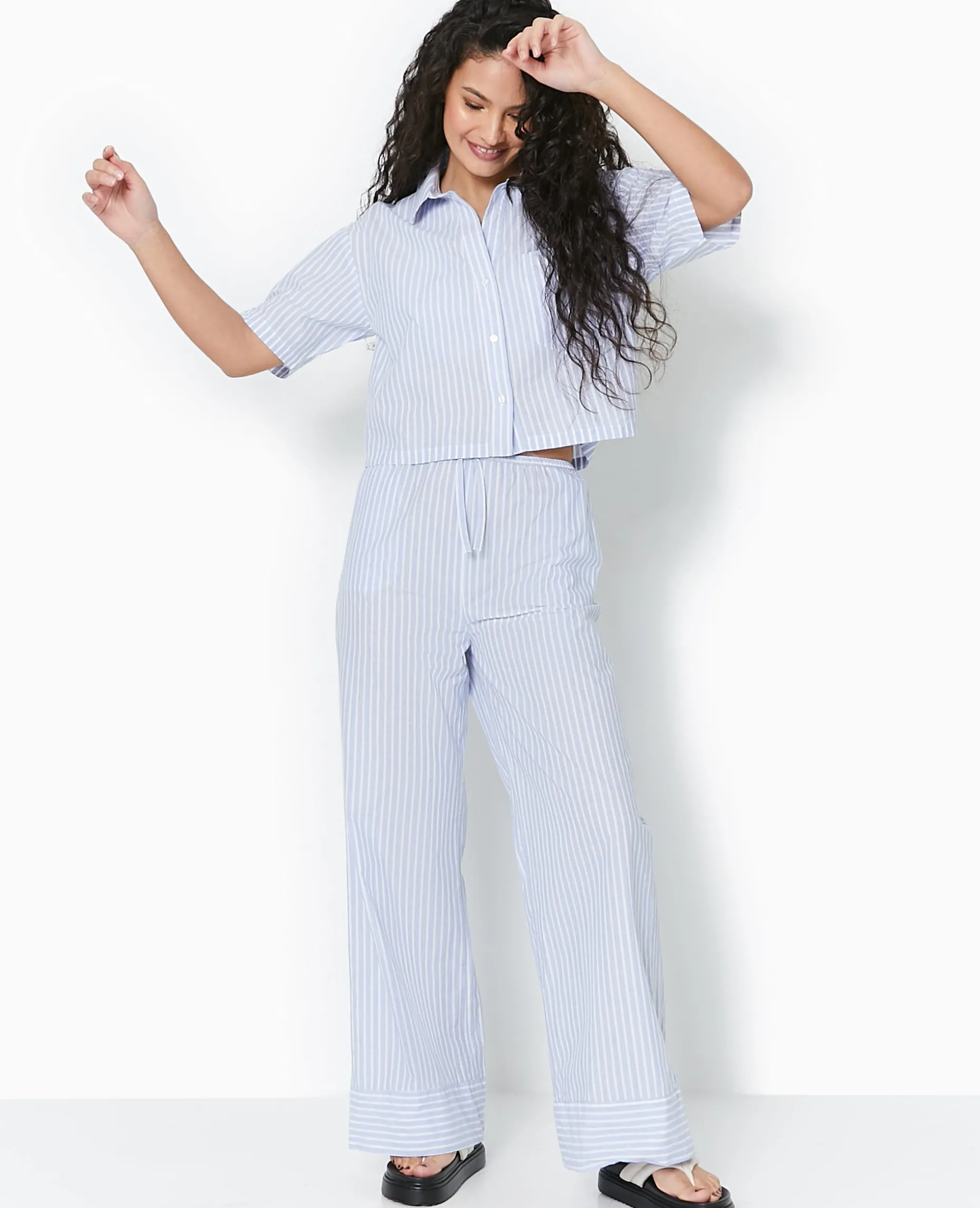 Chemise Cropped Rayée Façon Pyjama D'homme - Bleu