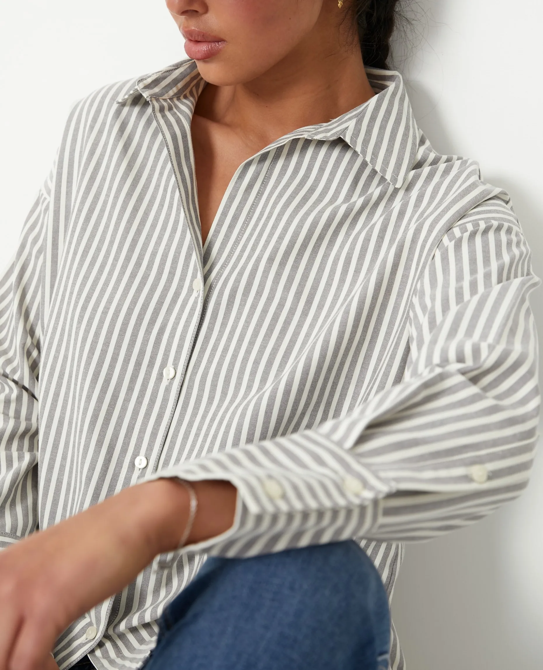 Chemise Oversize Rayée Avec Col Ouvert - Gris Foncé