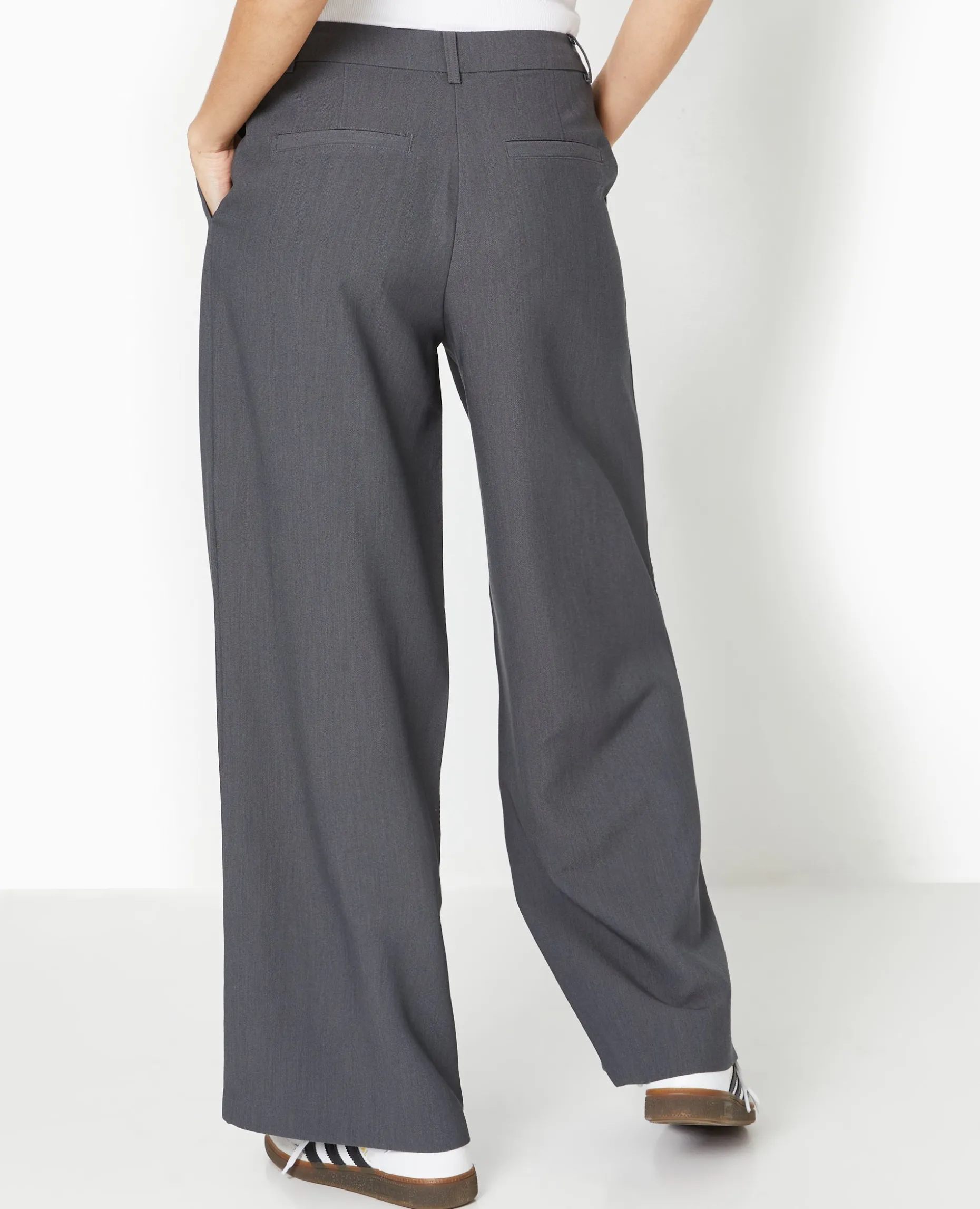 Pantalon Large Et Droit Avec Pinces - Gris