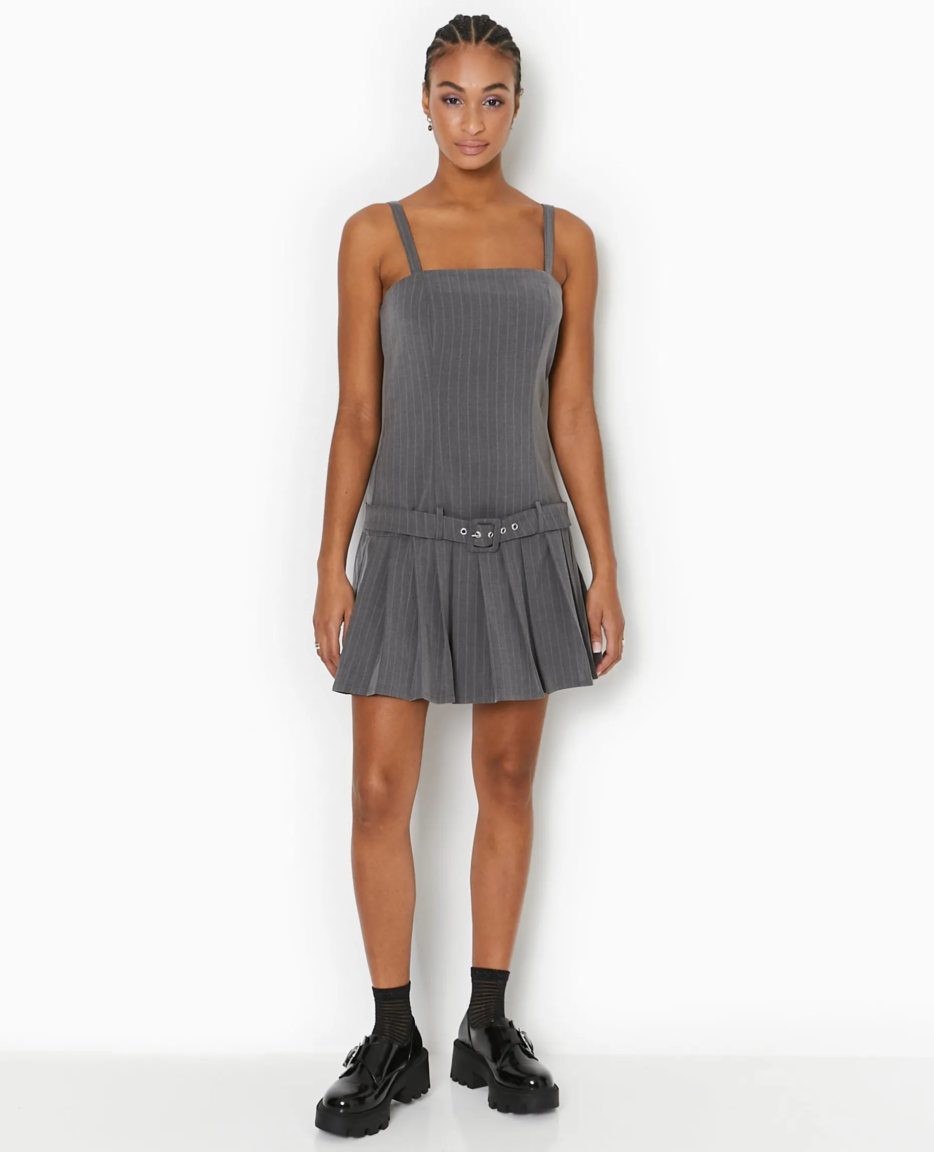 Robe Courte Avec Ceinture Et Bas Plissé - Gris Foncé