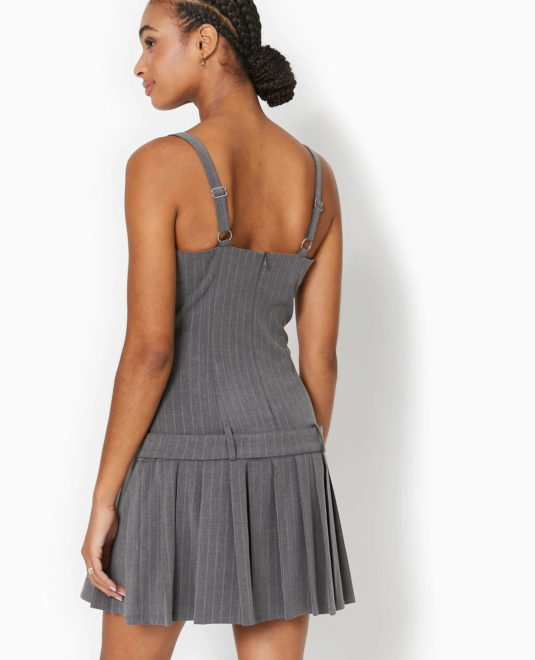 Robe Courte Avec Ceinture Et Bas Plissé - Gris Foncé