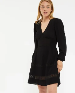 Robe Courte Col V Avec Dentelle Et Boutons - Noir