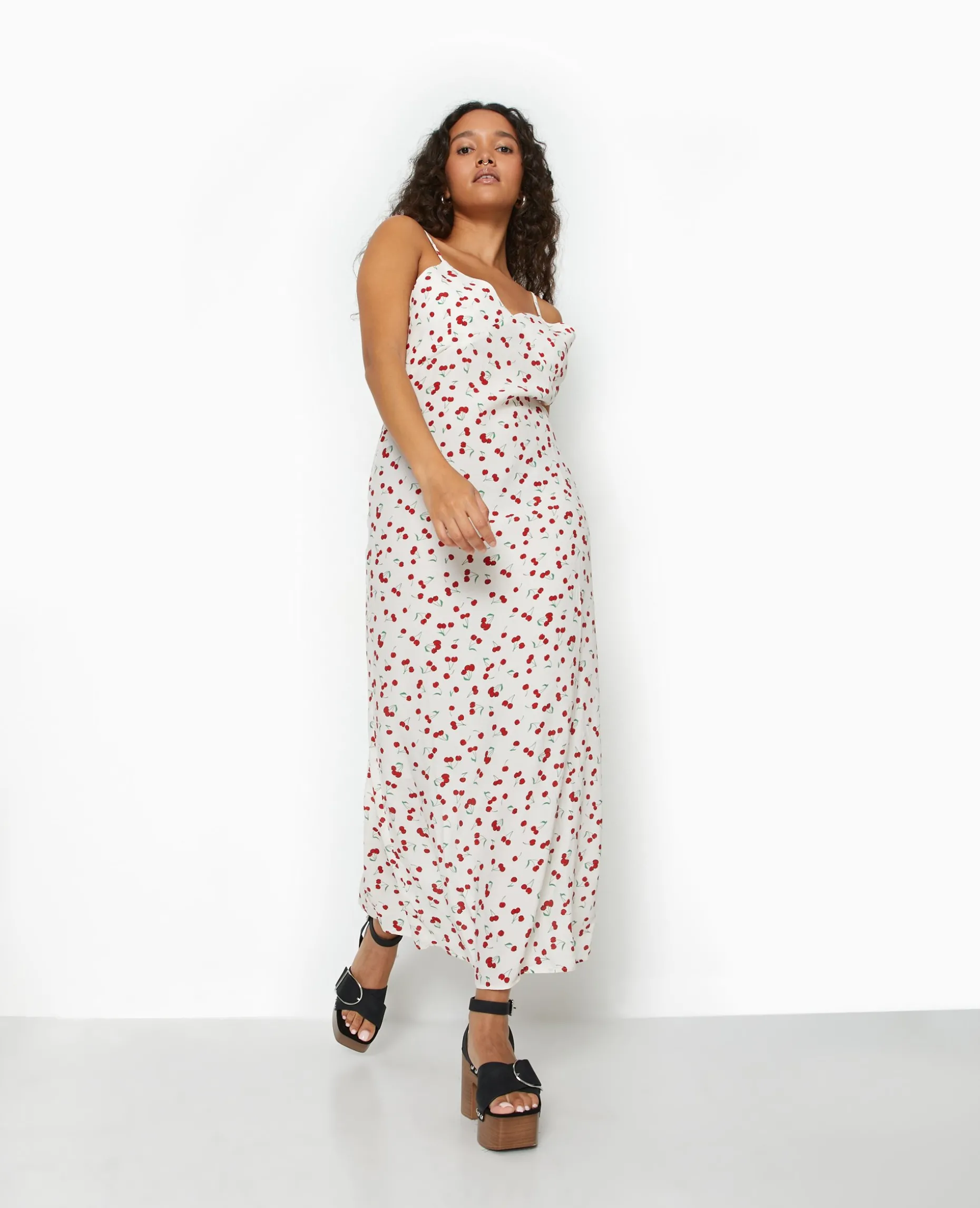 Robe Longue Bretelles Fines Motif Cerises - Blanc