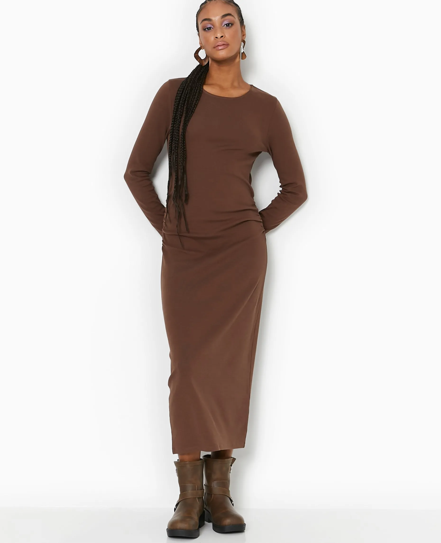 Robe Longue Moulante Avec Fronces Côtés - Marron