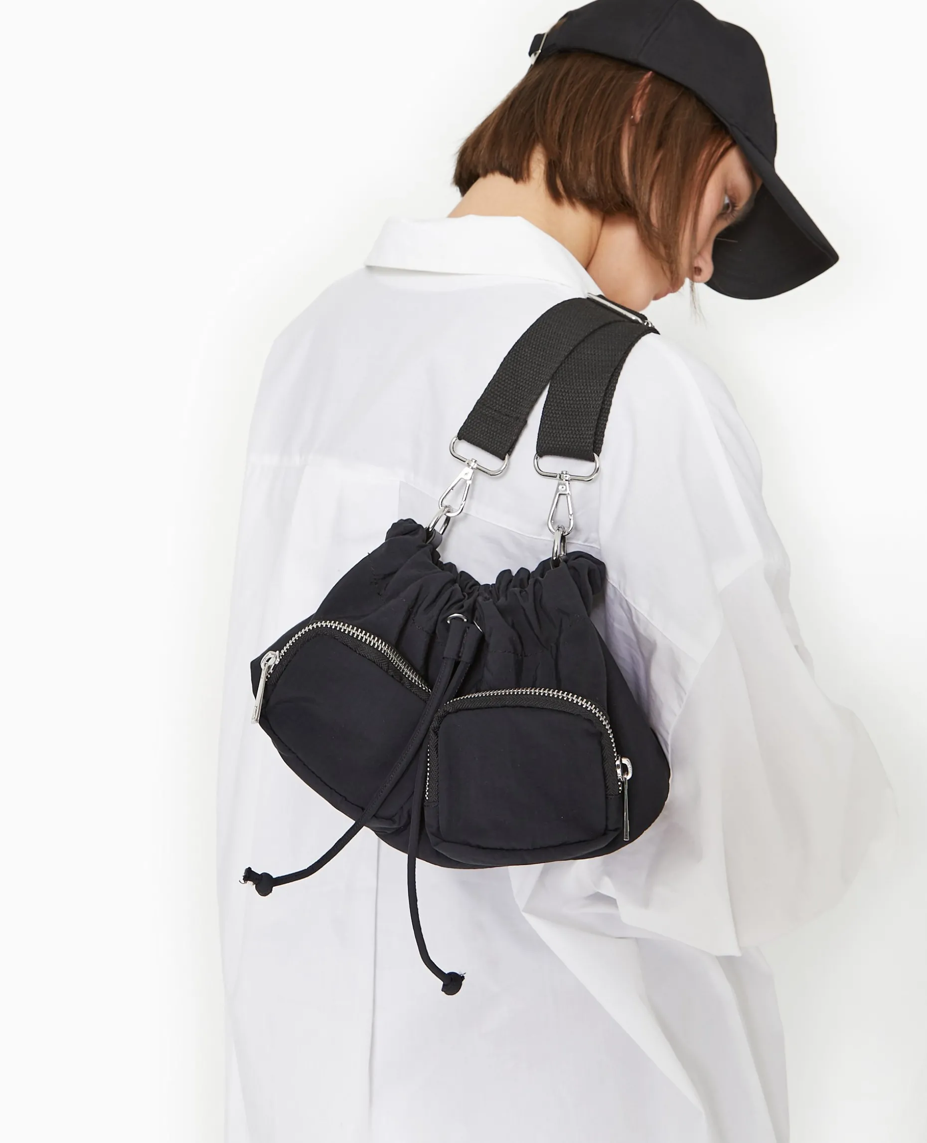Sac Souple En Nylon Avec Poches Et Lien Coulissant - Noir