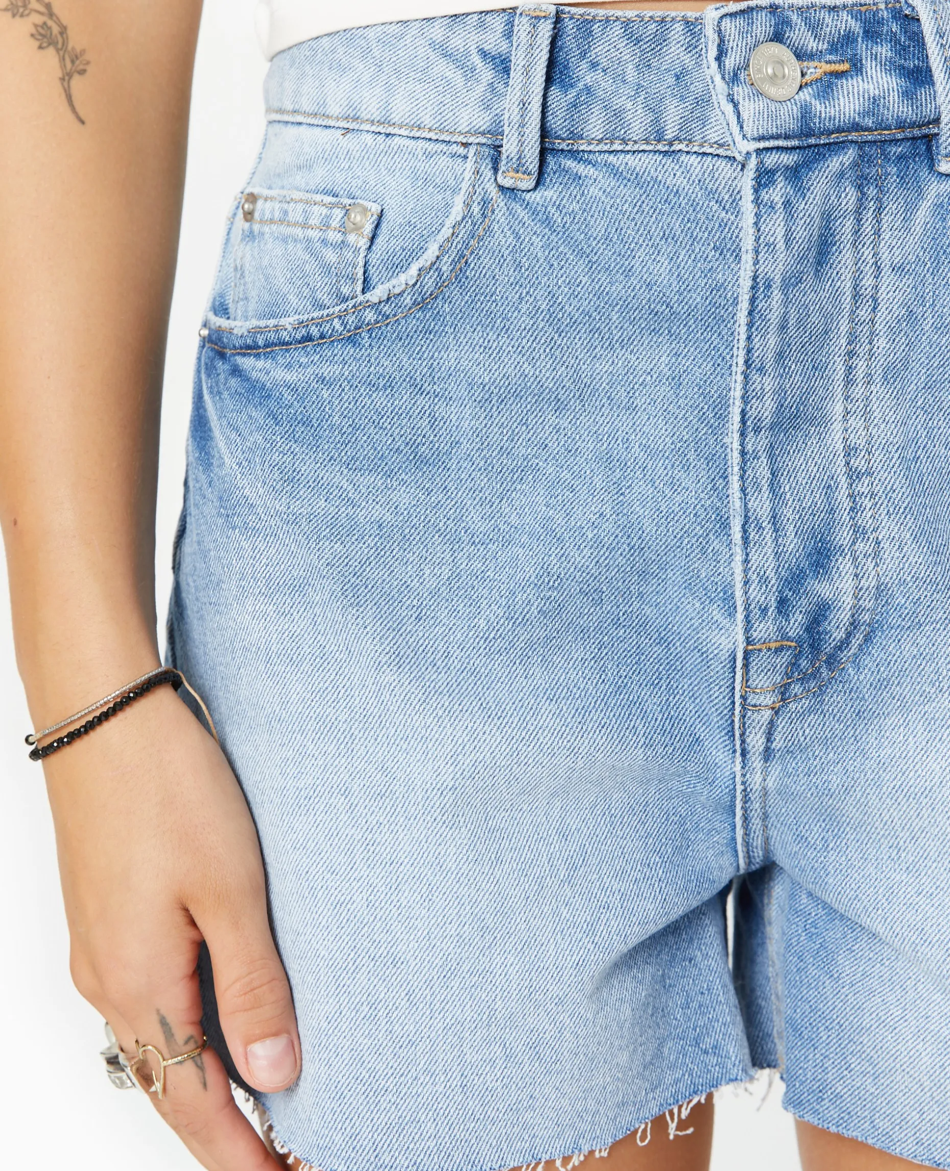 Short En Jean Taille Haute Bas Coupés - Bleu Clair
