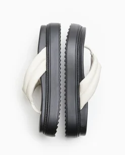 Tongs En Simili Avec Semelles Compensées - écru