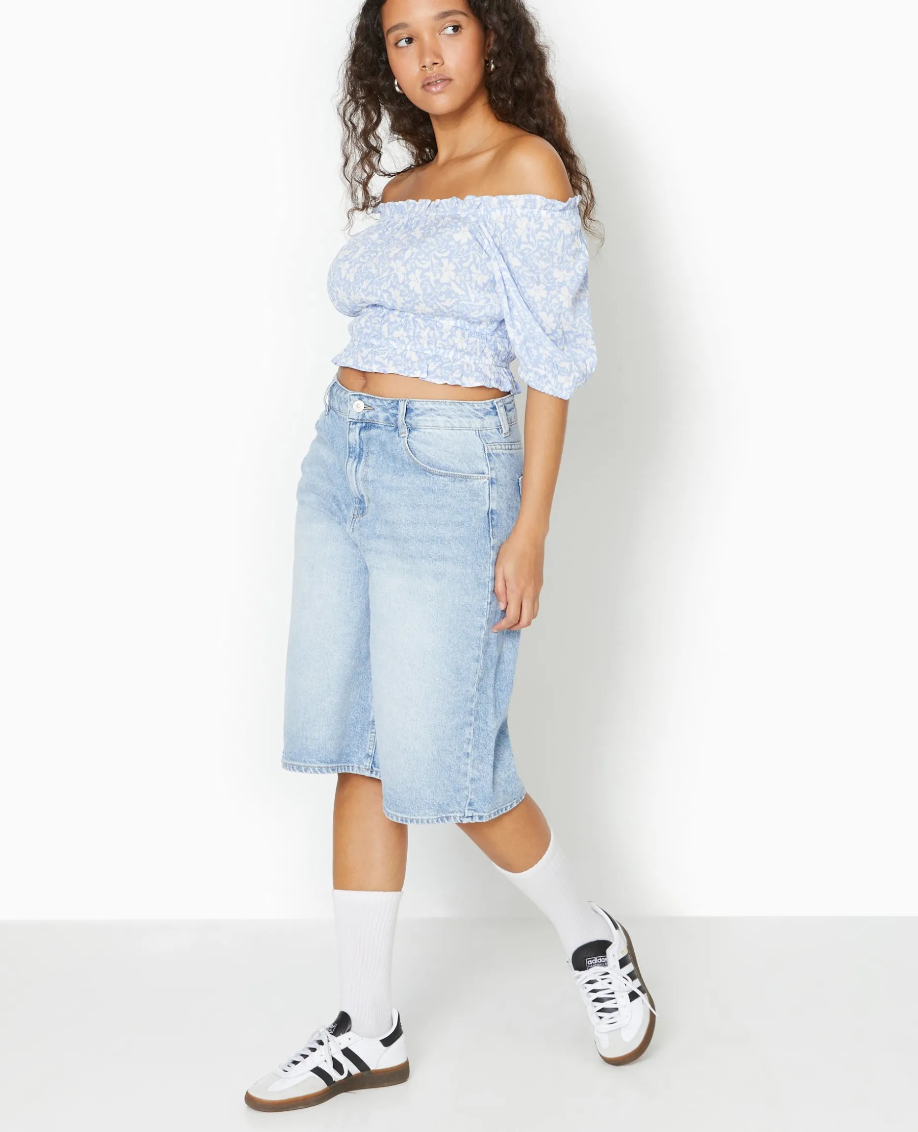 Top Court Encolure Bardot Motif Fleurs - Bleu