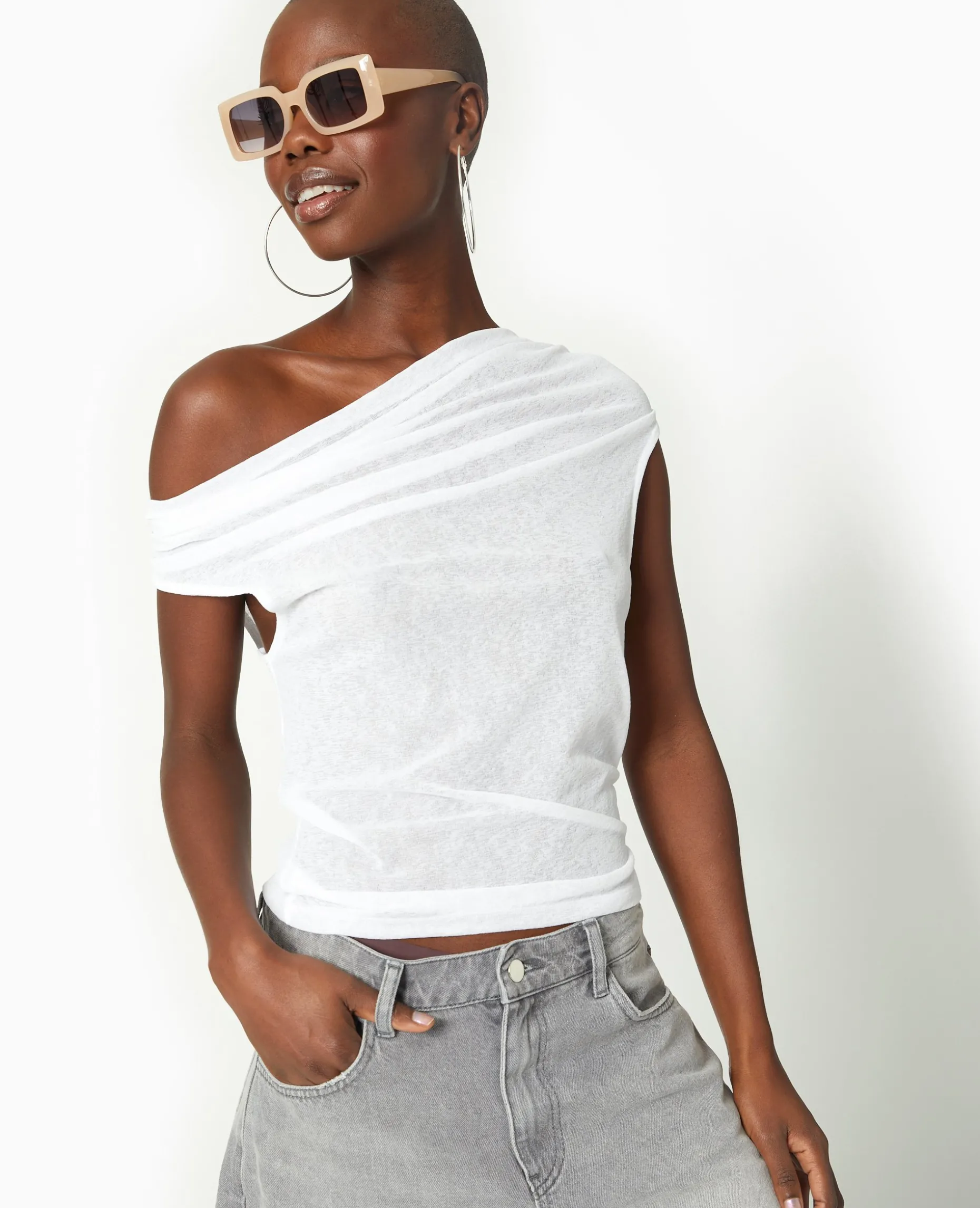 Top En Maille Légè;re Avec Encolure Bénitier - Blanc