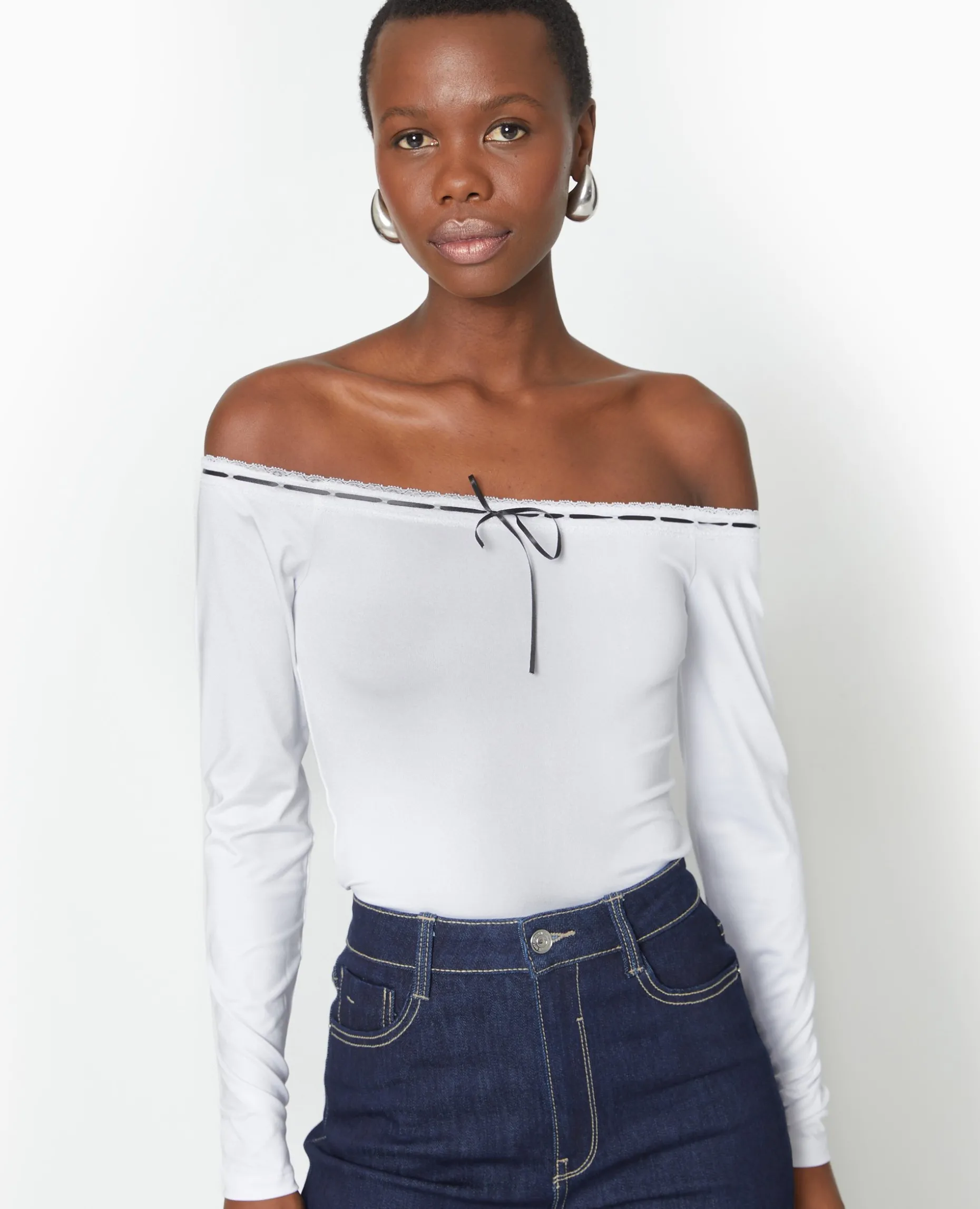 Top Encolure Bardot Avec Noeud Contrasté - Blanc
