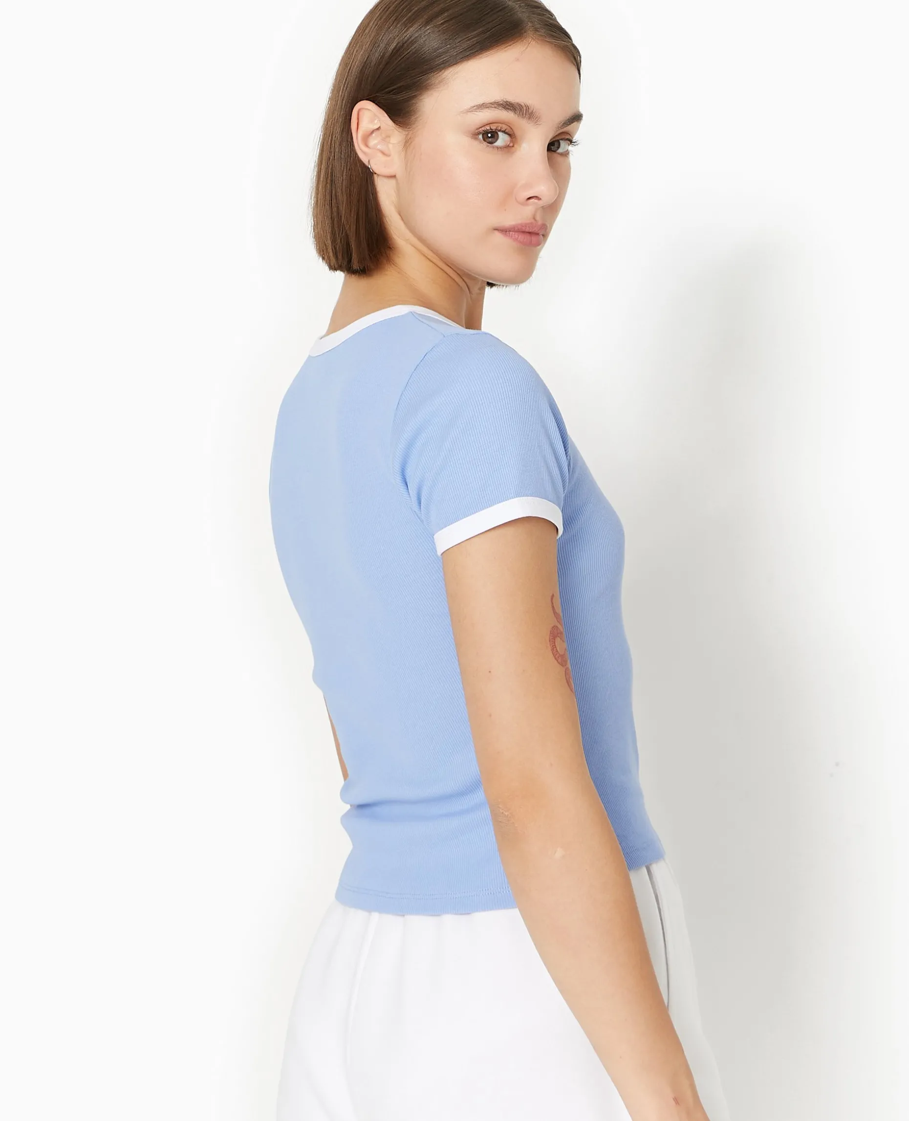 T-shirt Ajusté Avec Bords Contrastés - Bleu